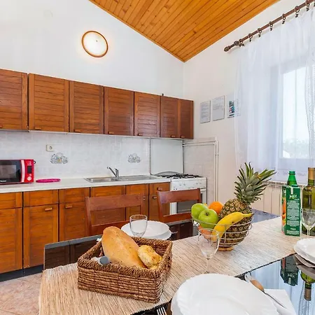 Rita Apartman *