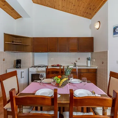 Rita Apartment *