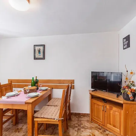 Rita Apartment