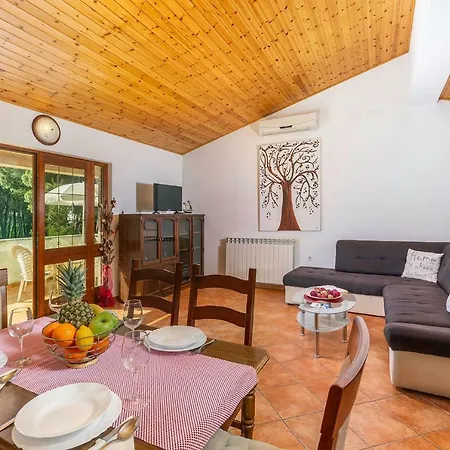 Rita Apartment